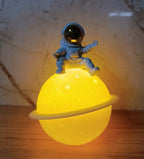 Lámpara De Escritorio Led De Astronauta